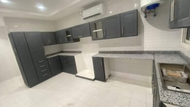 فني لتفصيل المطابخ بالرياض